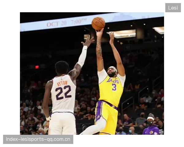 NBA太阳通过精妙传导制造空位,频频引发现场沸腾